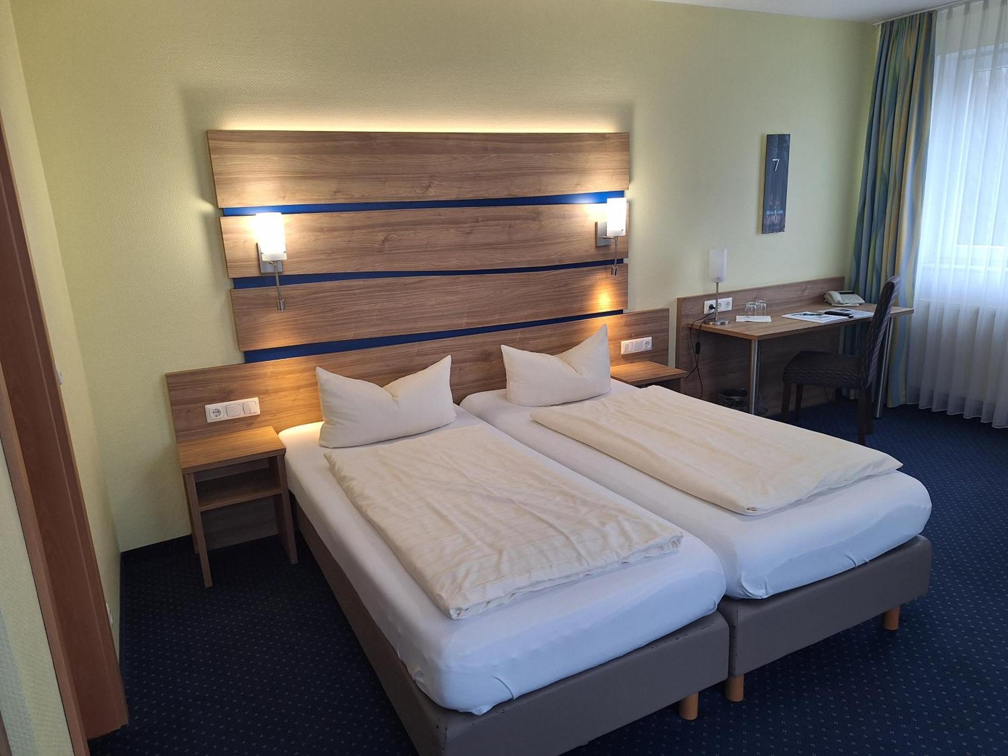 Hotel Am Freischuetz Хюрт Экстерьер фото